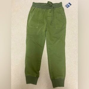 Lucky brand olive cargo pants with ankle band size small
